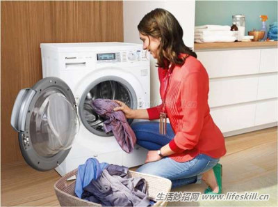 不用花钱买清洗剂，教你用这两种物品来清洗洗衣机！
